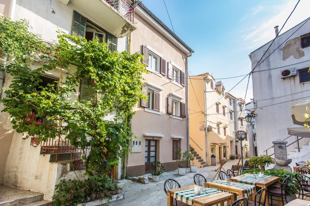 Apartment Sanja *